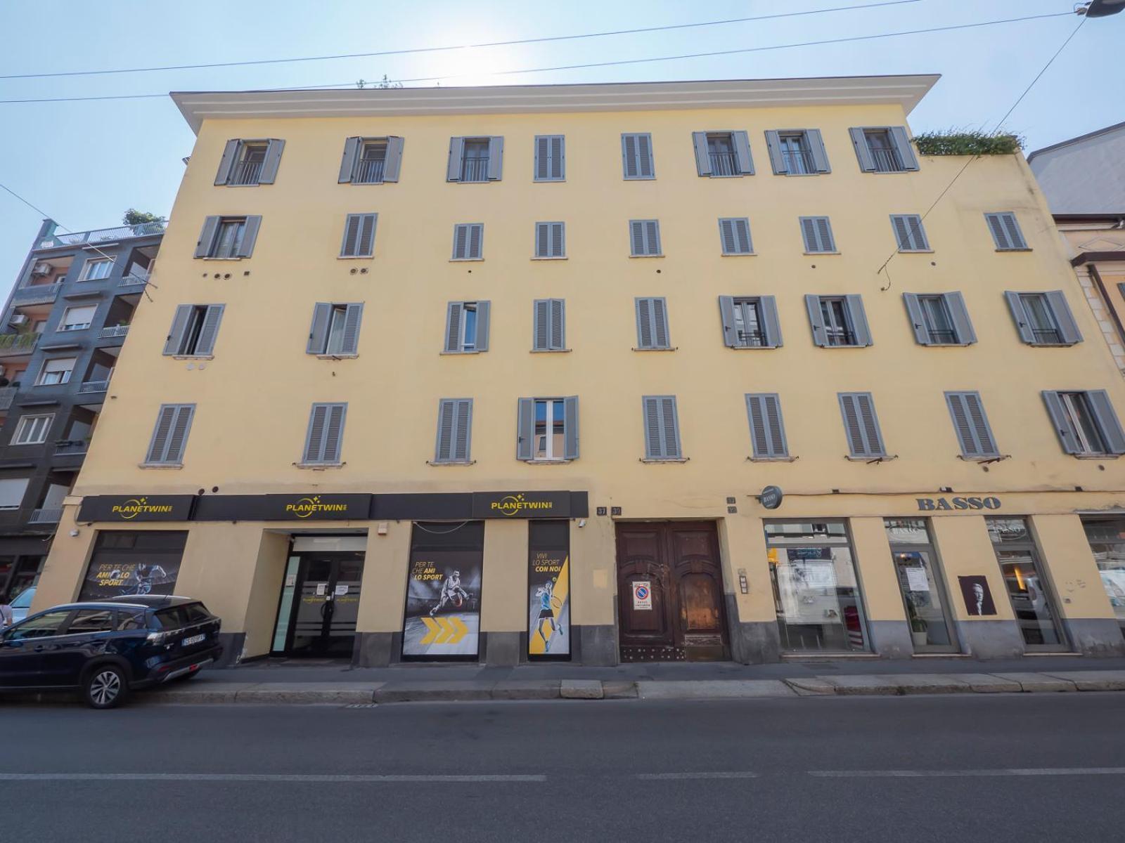 Canonica Attic Apartment Милано Екстериор снимка
